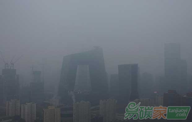 北京再次發布空氣重污染紅色預警